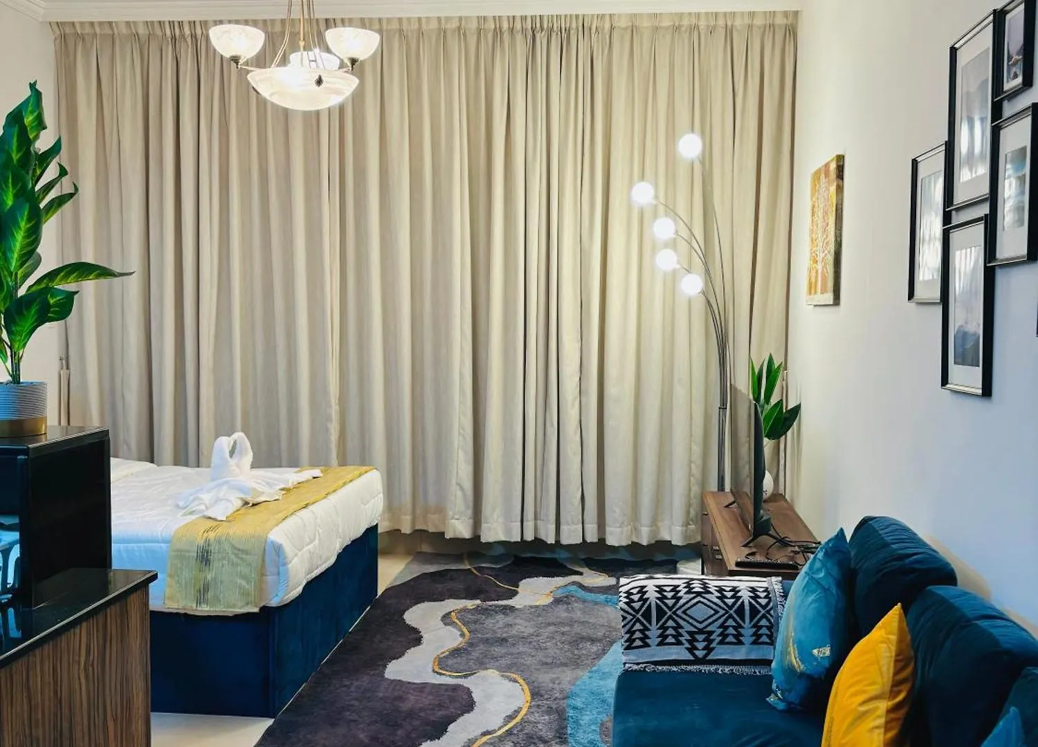 Stunning Studio With Rooftop Pool, Balcony & Gym Dubaj