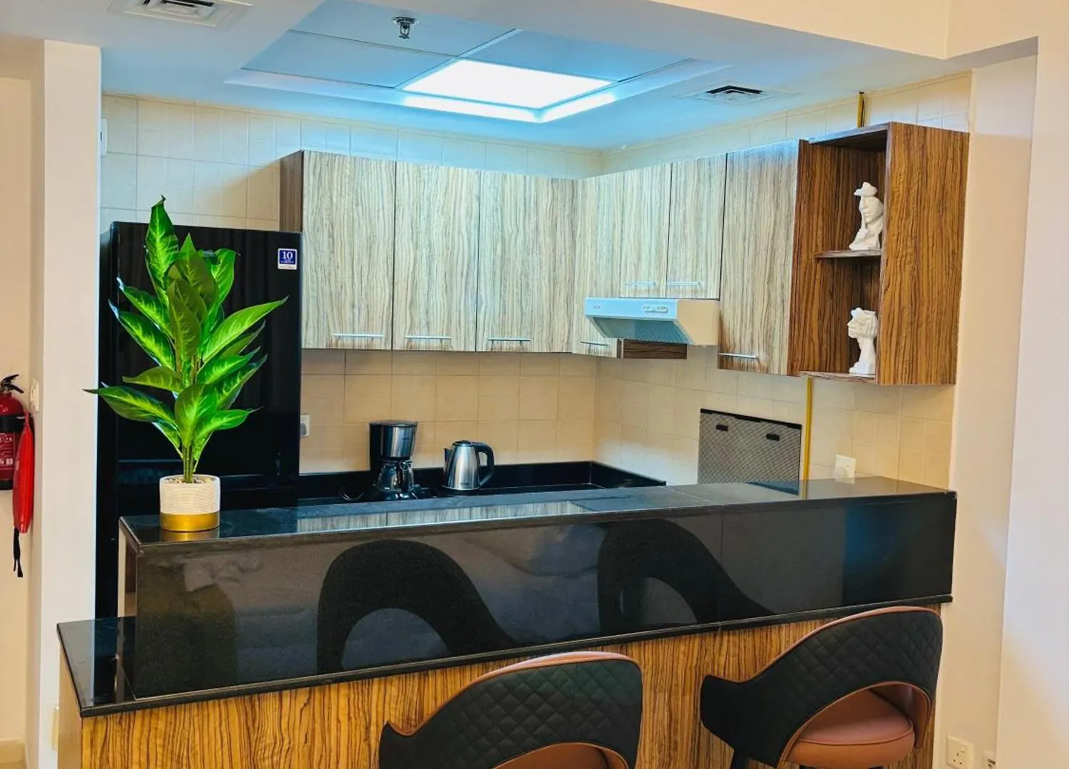 Stunning Studio With Rooftop Pool, Balcony & Gym Dubai